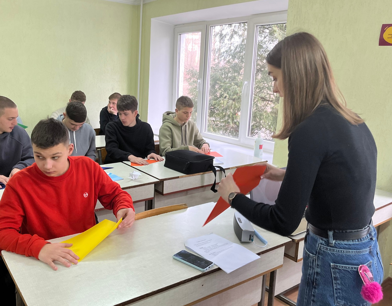 «Проходимо» дивний синтоїстський шлях від храмових обрядів до мистецтва паперової пластики (тема уроку: «Японський театр. Кікцьо М.).  